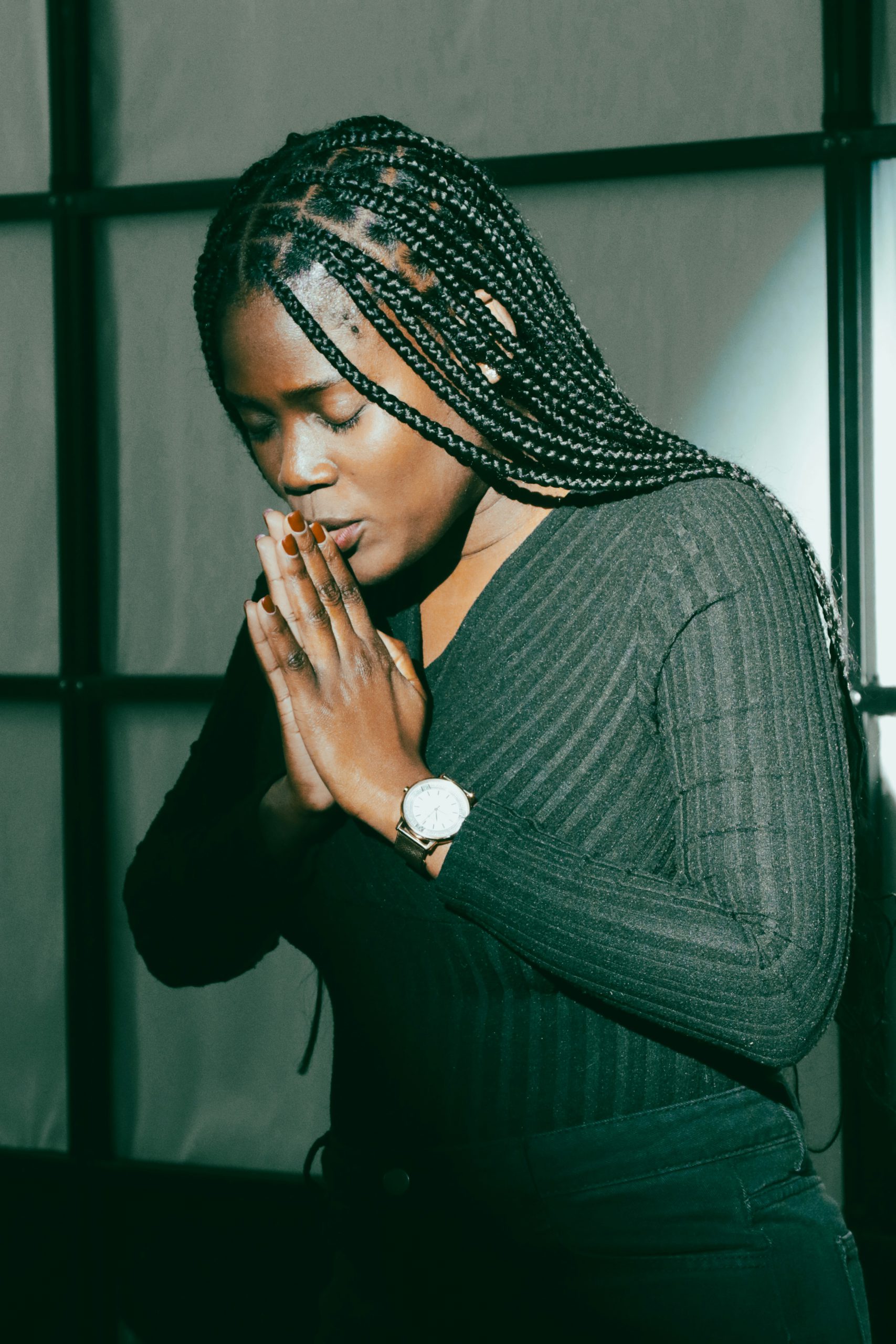 woman praying